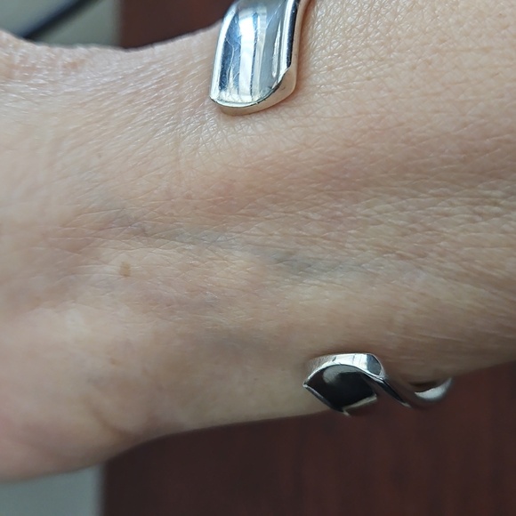 Tiffany & Co. Silver Cuff Bracelet Small and Huggie Earrings - Picture 3 of 5